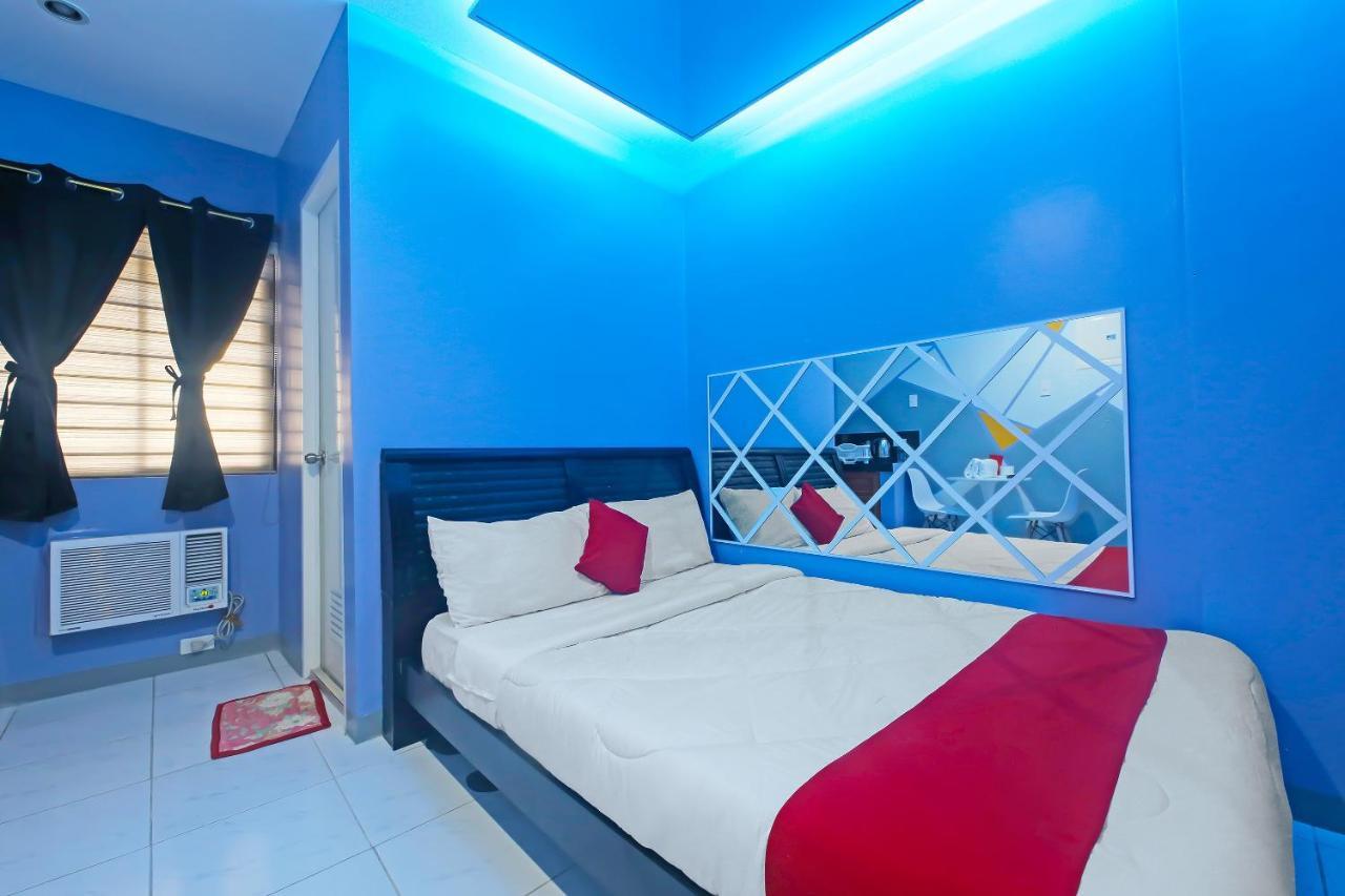 Oyo 896 Silverio Suites Manila Luaran gambar