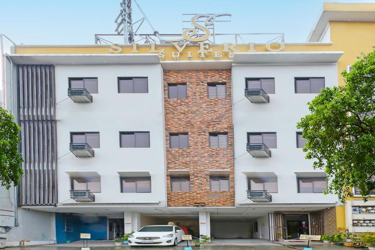 Oyo 896 Silverio Suites Manila Luaran gambar